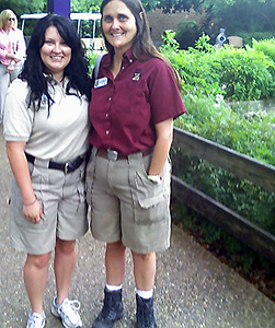 intern Ashley Guzman with Houston Zoo mentor Sarah