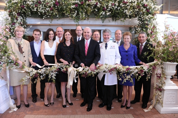 Pictured left to right are Diane Osan, chairman, FKP Architects; philanthropists John and Laura Arnold; Dr. Charles D. Fraser, Jr., TCH surgeon-in-chief ; Cris Daskevich, senior vice president; Joel Staff, president, board of trustees; Mark A. Wallace, president and CEO; Ron Hulme, chairman, board of trustees; Dr. Michael A. Belfort, TCH obstetrician/gynecologist-in-chief; Kevin King, member, board of trustees; Laura Bellows, chairman, W.S. Bellows Construction; Dr. Paul Klotman, president and CEO, Baylor College of Medicine.