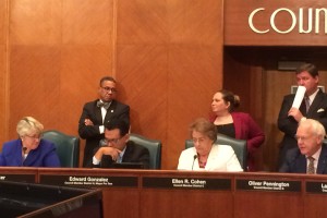 Picture of Mayor Annise Parker and council members at Houston City Council meeting