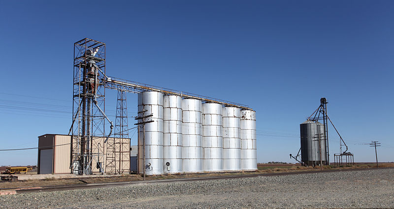 Photo of 6 small grain elevators