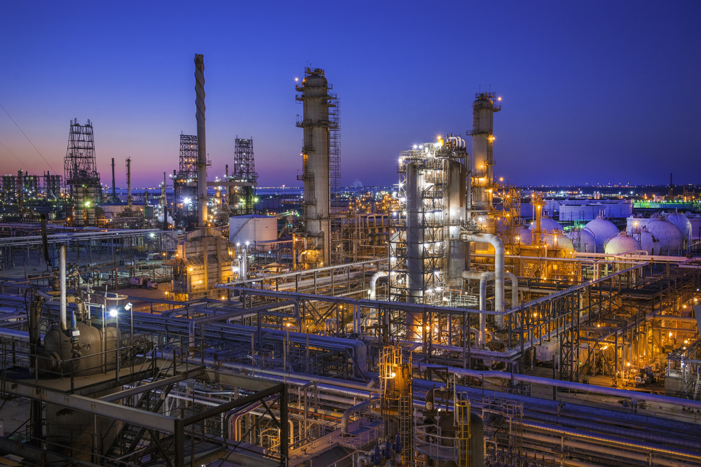 Marathon Petroleum Corporation Galveston Bay refinery at night. Texas City, Texas