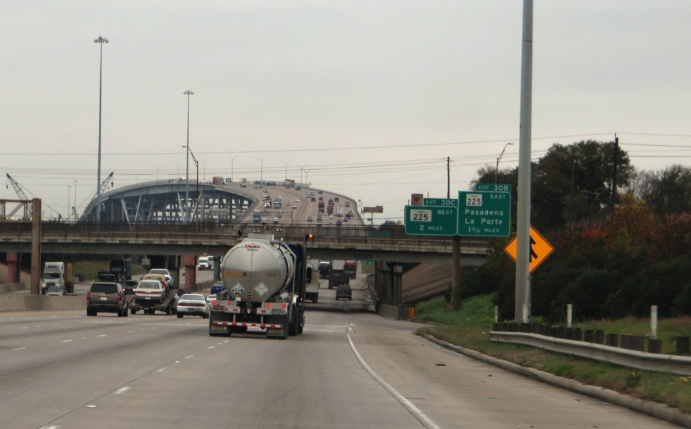 Interstate 610 Approaching bridge