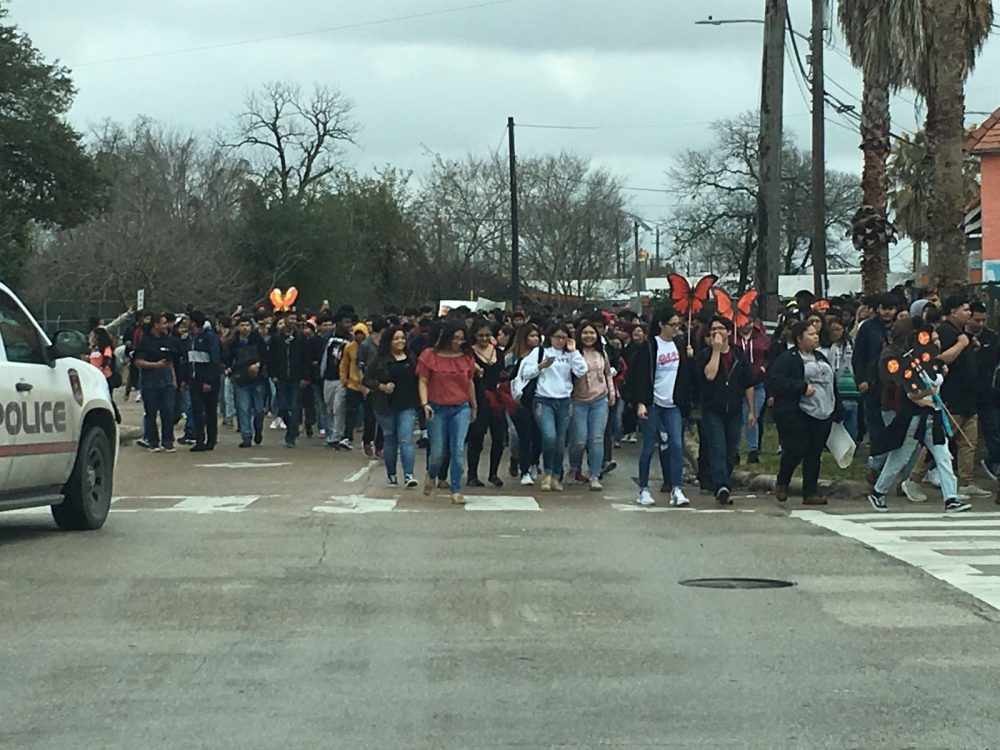 A large group of people, many of them students from Austin High School, rallied on February 14, 2018 in Houston demanding the release by immigration authorities of Dennis Rivera-Sarmiento, a peer who was recently arrested and is at risk of deportation.
