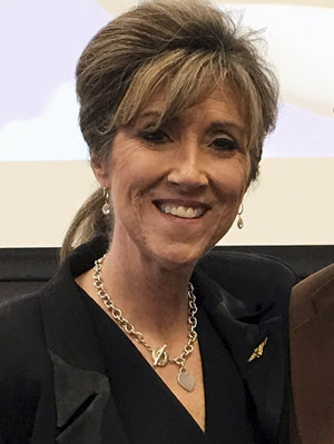 Tammie Jo Shults kept a cool head as she navigated her stricken Southwest airliner to a safe emergency landing on Tuesday.
