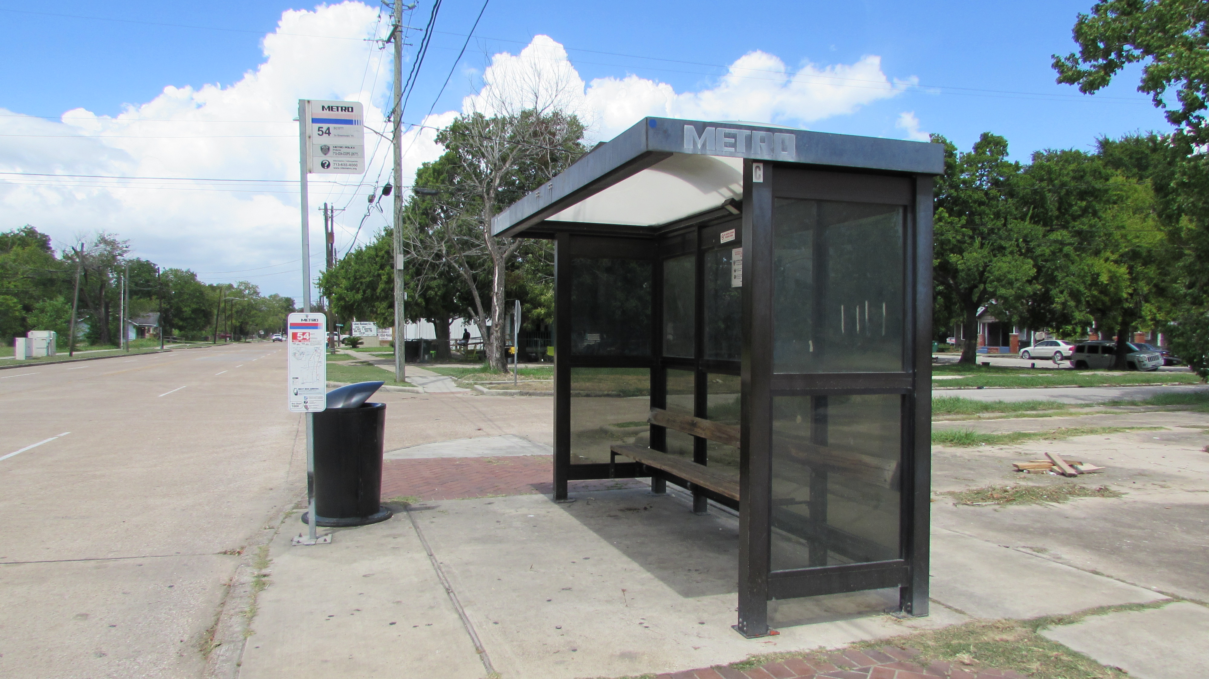 METRO Board Votes To Spend $21 Million On Cleaning Bus Stops – Houston Public Media